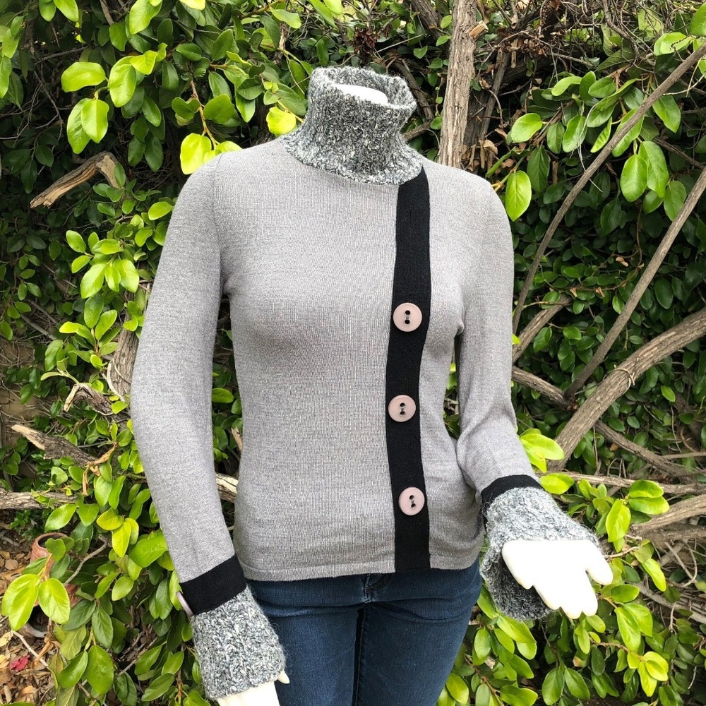 Fitelle Paris Bell Sleeve Knit Blouse Size Small